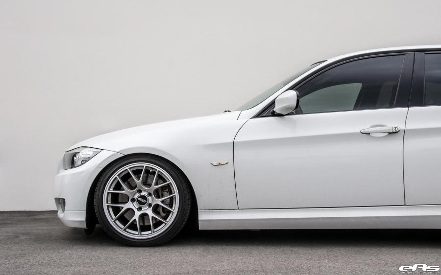 Детали экстерьера BMW 335i Sedan Alpine White by EAS 2016 года  (фото 6 из 11)